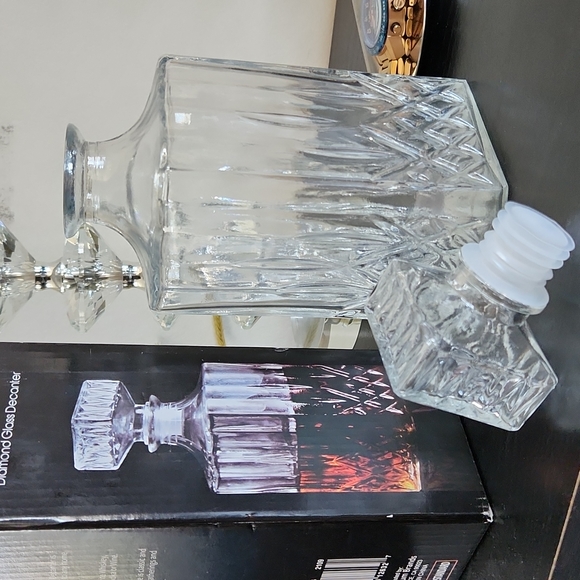 Glass Decanter - Picture 4 of 9